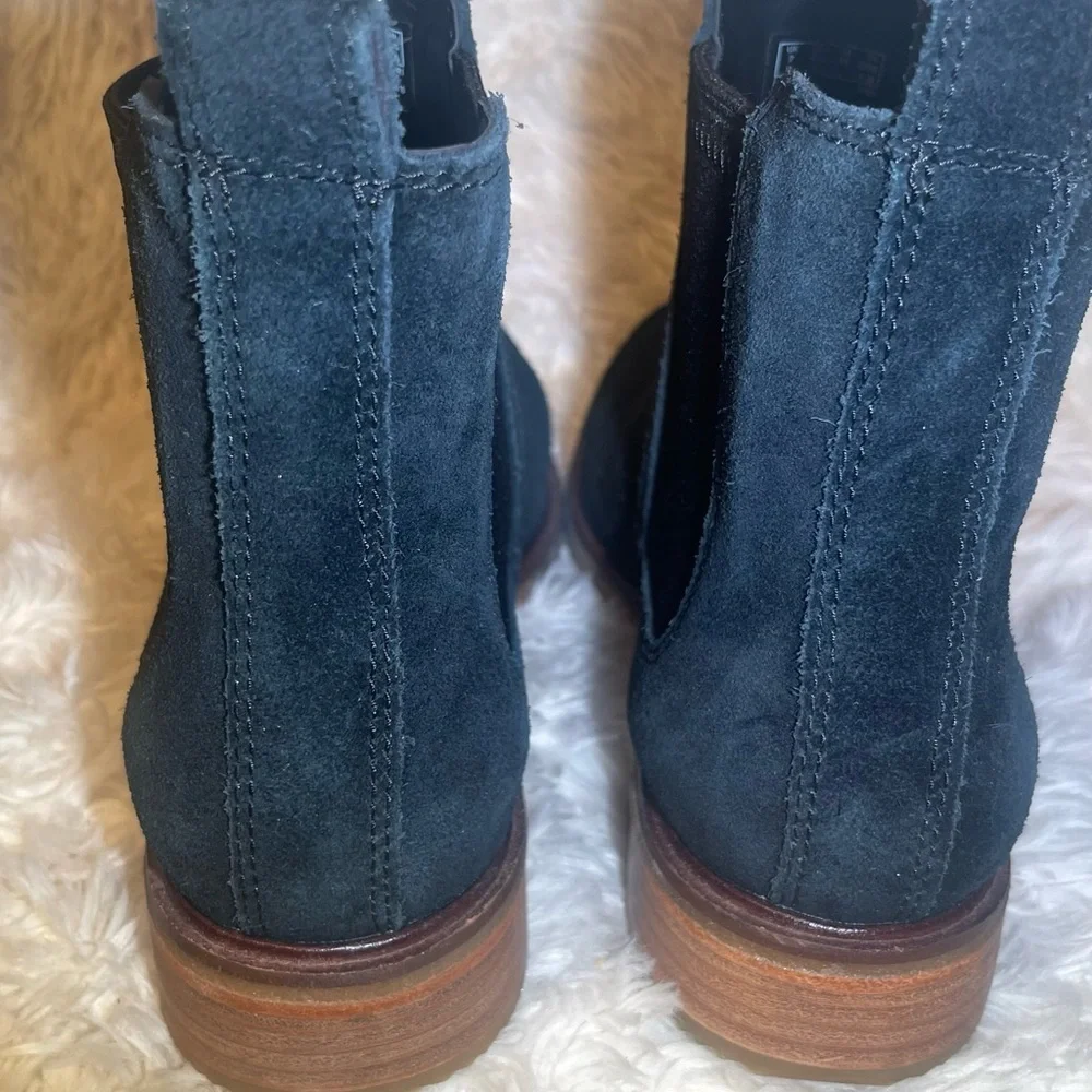 Clarks Suede black ankle boots size 9.5